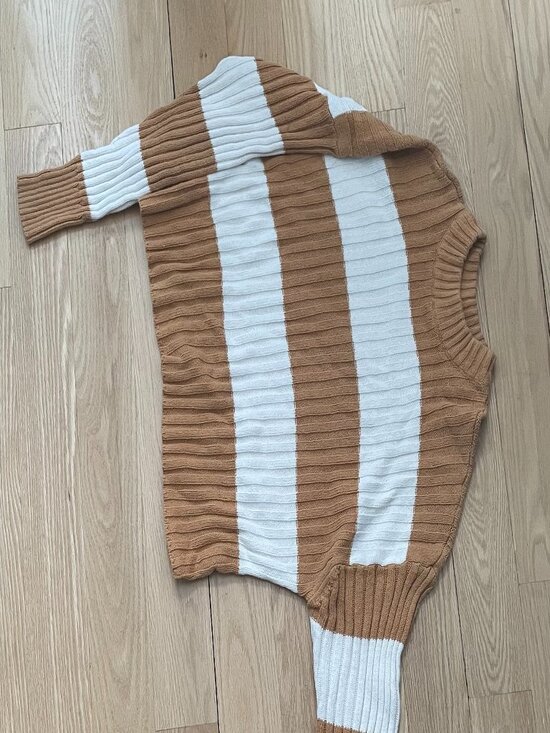 American Eagle High Neck Knit Sweater - Kinda Cropped/Short - Picture 1 of 2